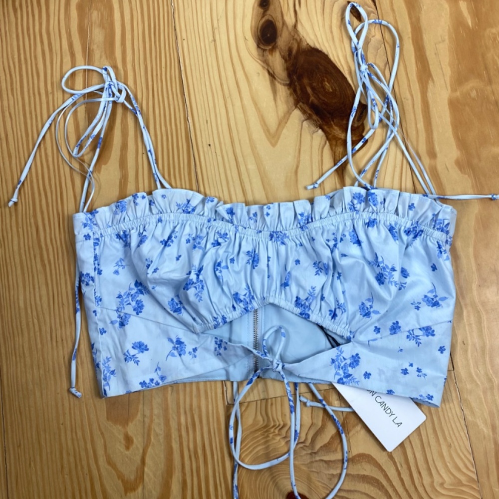 NEW Cotton Candy LA Sz Medium Crop Top Tank Blue Floral Cutout Smocked - Picture 2 of 6